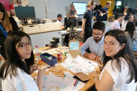 Estudiantes de la UPCT en el taller de prototipado de Inno-EUt+ en Riga.